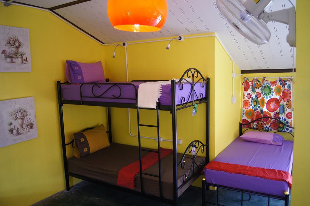 Dorm Des Fleurs Hostel Khao Lak Zimmer foto